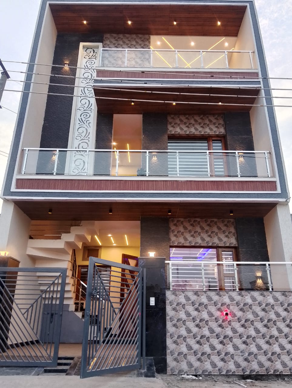 4 BHK Kothi For Sale 4 BHK house in Sunny Enclave photo 1