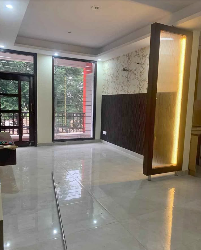 3 BHK Semi Furnished Flat  3 BHK flat in Airport Road, Sector 123 photo 2